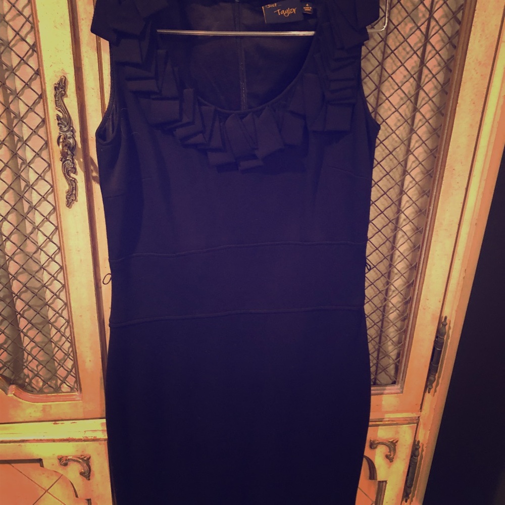 Adorable black just Taylor dress !